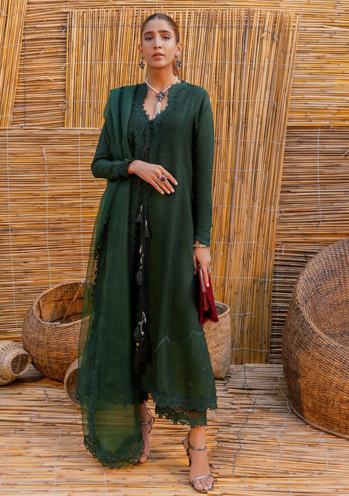 https://cdn.shopify.com/s/files/1/0676/8177/9968/products/layaang1.jpg?v=1708638803