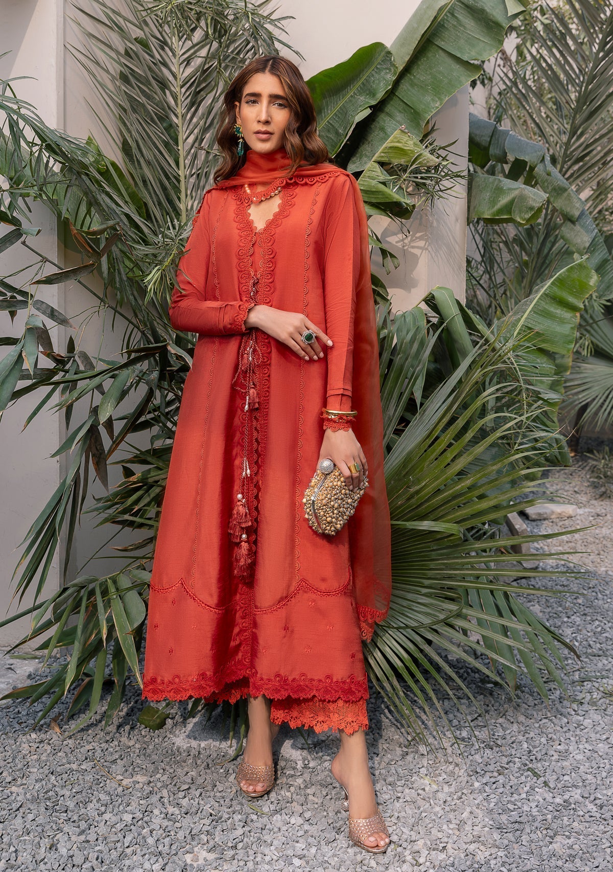 https://cdn.shopify.com/s/files/1/0676/8177/9968/products/layaanr2.jpg?v=1708638810