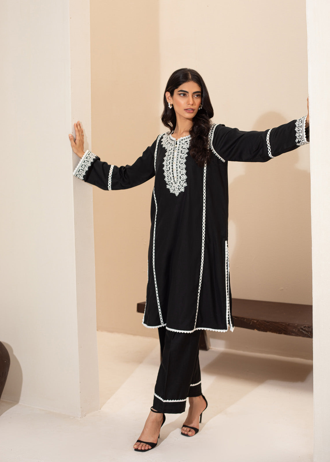 https://cdn.shopify.com/s/files/1/0412/9311/9639/products/liah1.jpg?v=1755496416