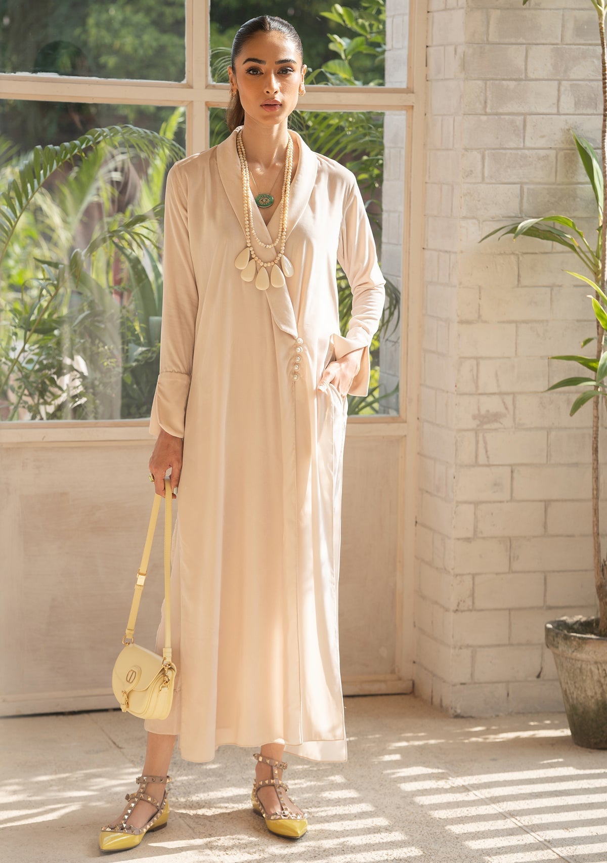 https://cdn.shopify.com/s/files/1/0676/8177/9968/products/lily1_a3156dd6-dce4-4661-82b5-662ef3c462c6.jpg?v=1708638929