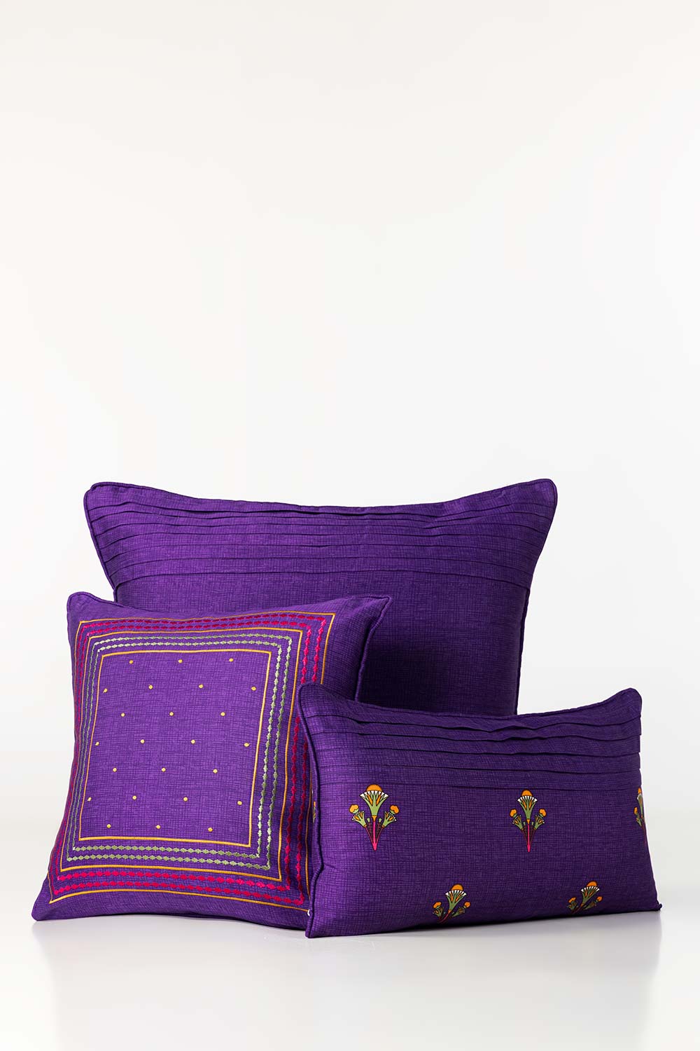 https://cdn.shopify.com/s/files/1/0706/3253/8159/files/lotus_t-200_euro_sham_cushion_cover_4.jpg?v=1758373451