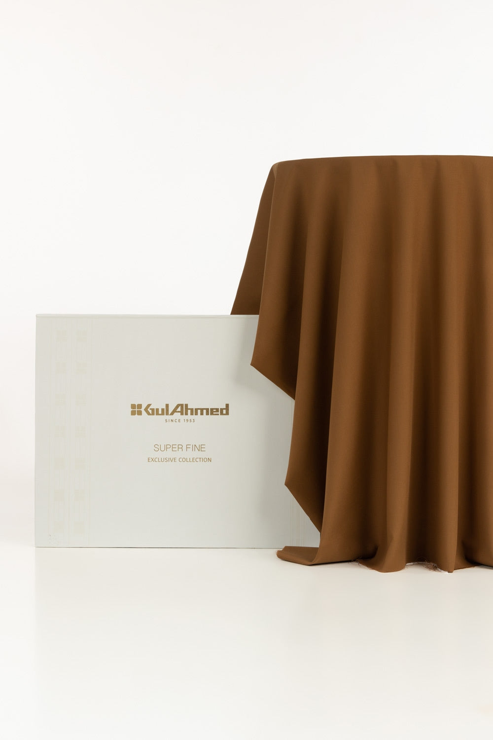 Luquia Unstitched Fabric Blended With Gift Box