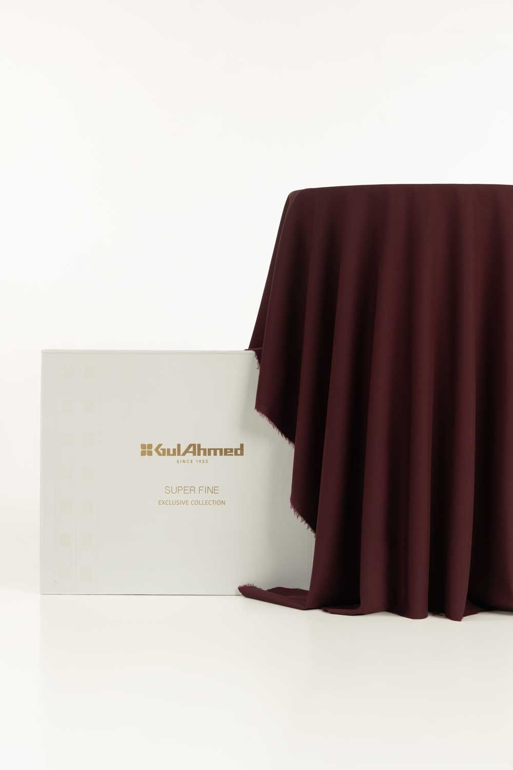 Luquia Unstitched Fabric Blended With Gift Box
