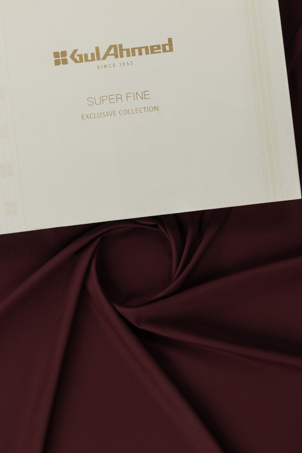 Luquia Unstitched Fabric Blended With Gift Box