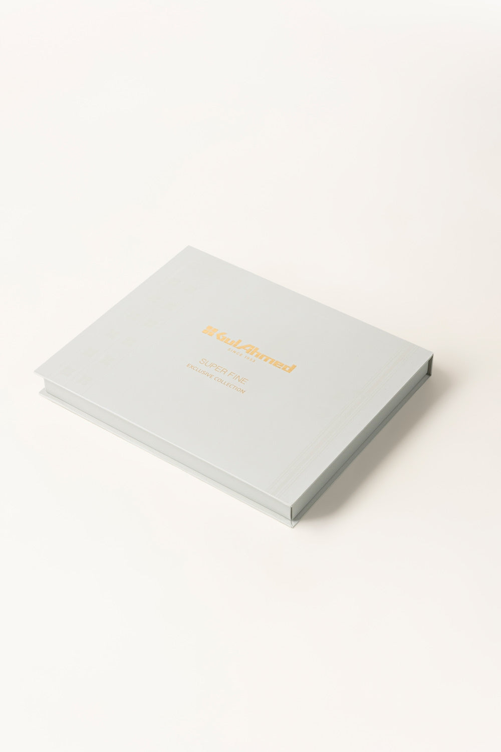 Luquia Unstitched Fabric Blended With Gift Box