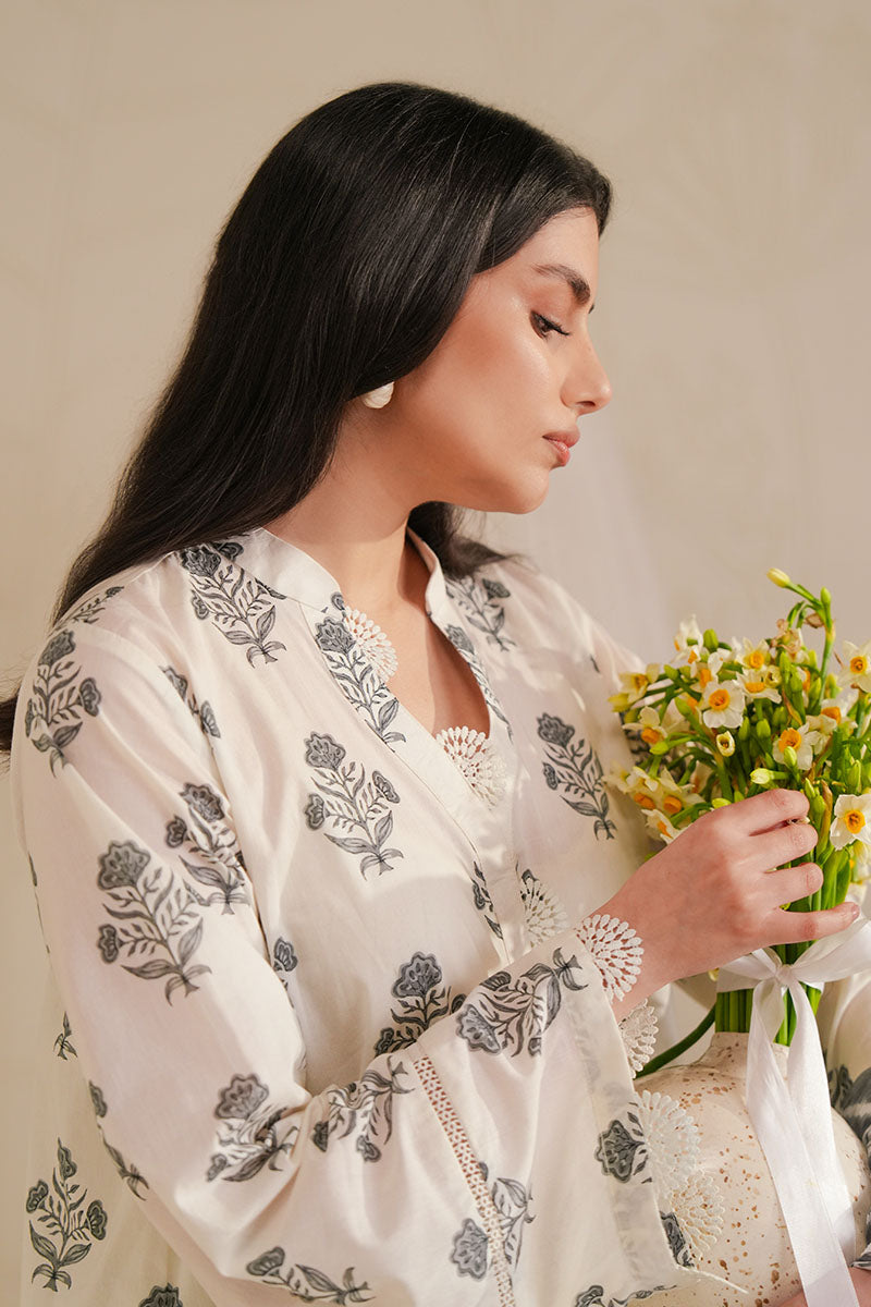 IKAT ESSENCE-3 PIECE PRINTED LAWN SUIT