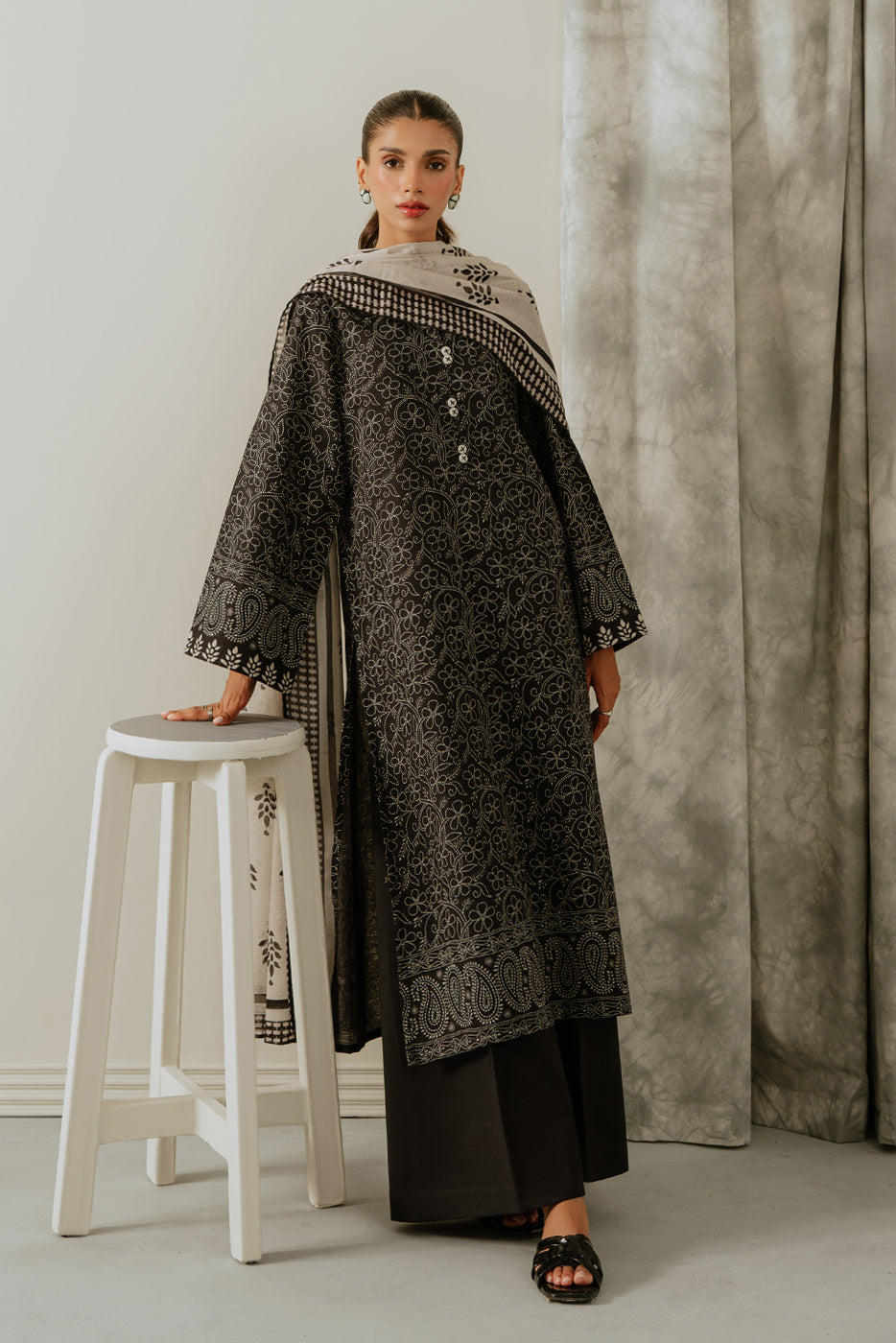 3 Piece Printed Lawn-Mystery Stitch (Unstitched)