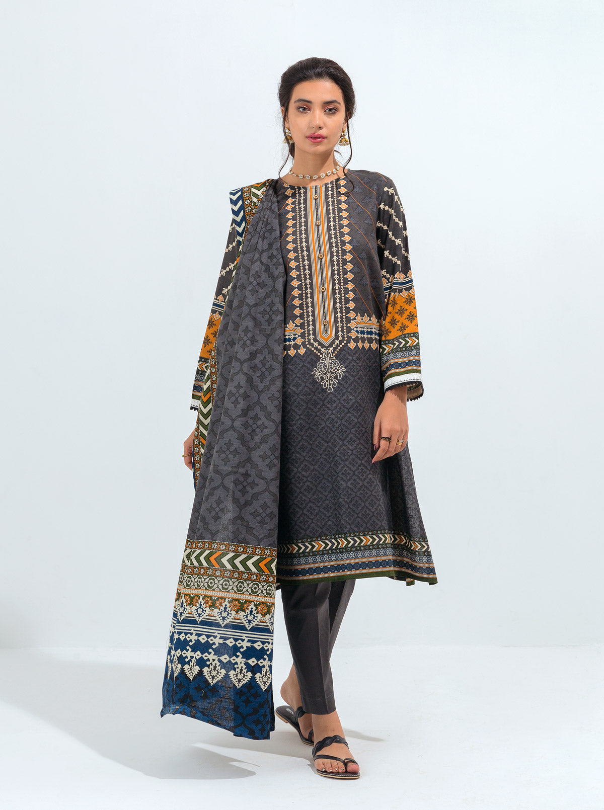 3 Piece - Printed Khaddar Suit - Grey Glitz