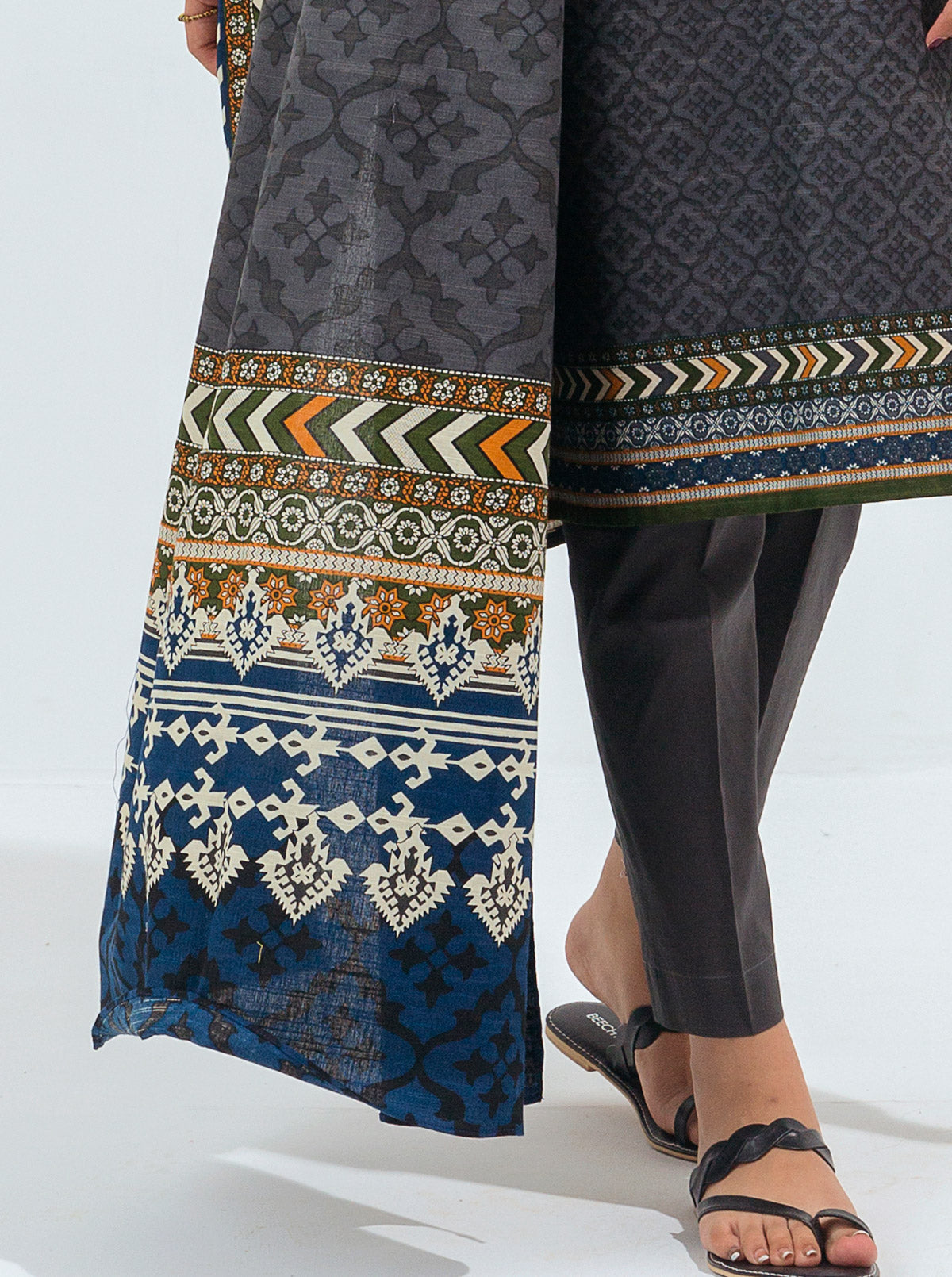 3 Piece - Printed Khaddar Suit - Grey Glitz