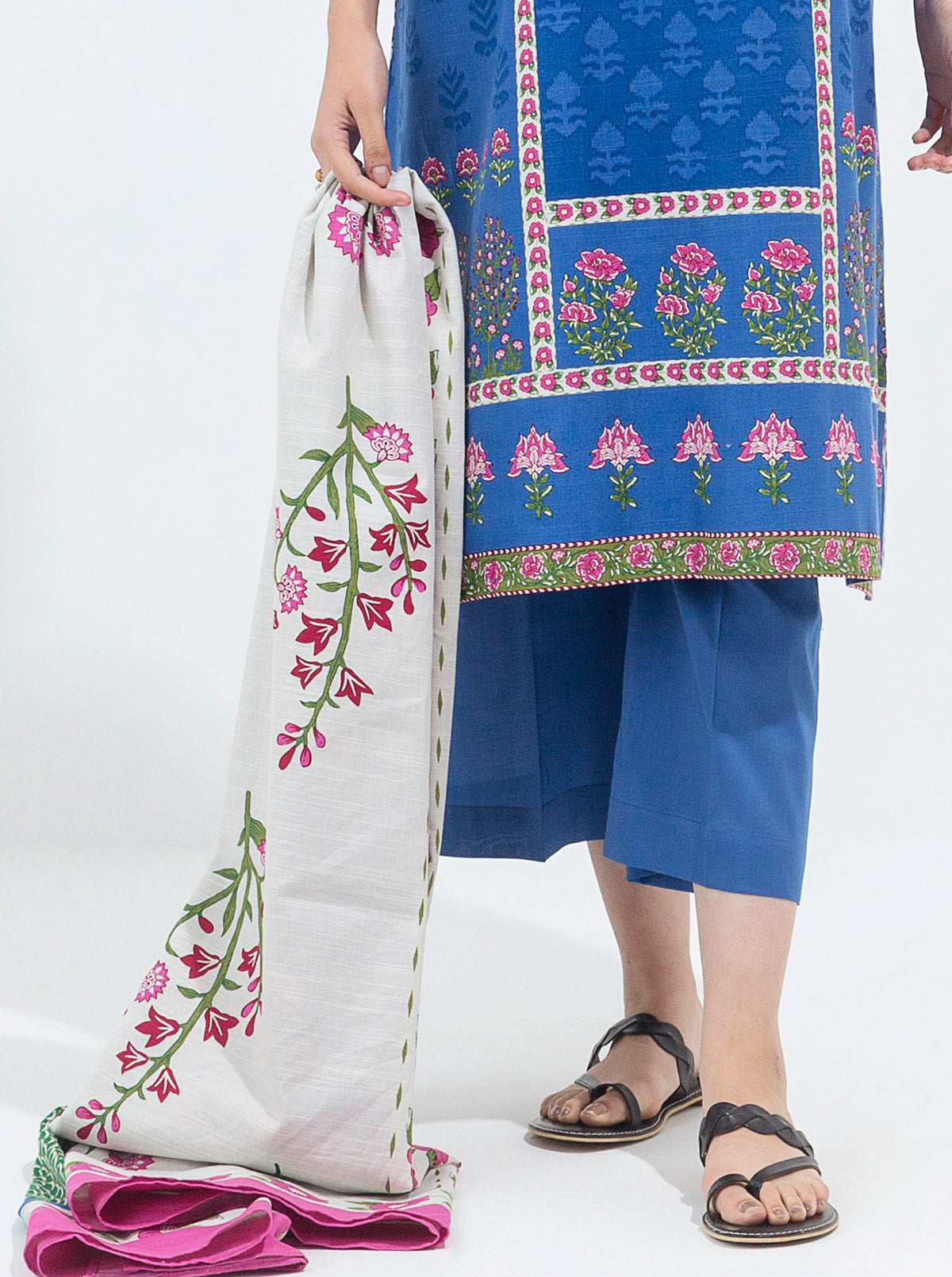 3 Piece - Printed Khaddar Suit - Primrose Petals