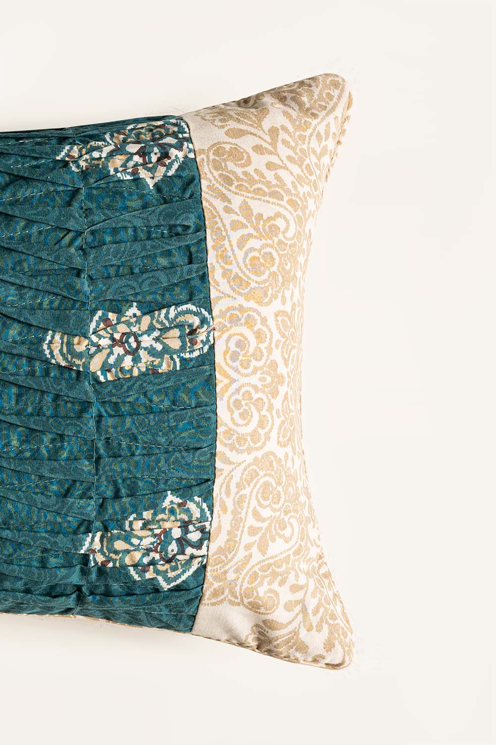 Medallion Gold T-150 Deck Cushion Cover
