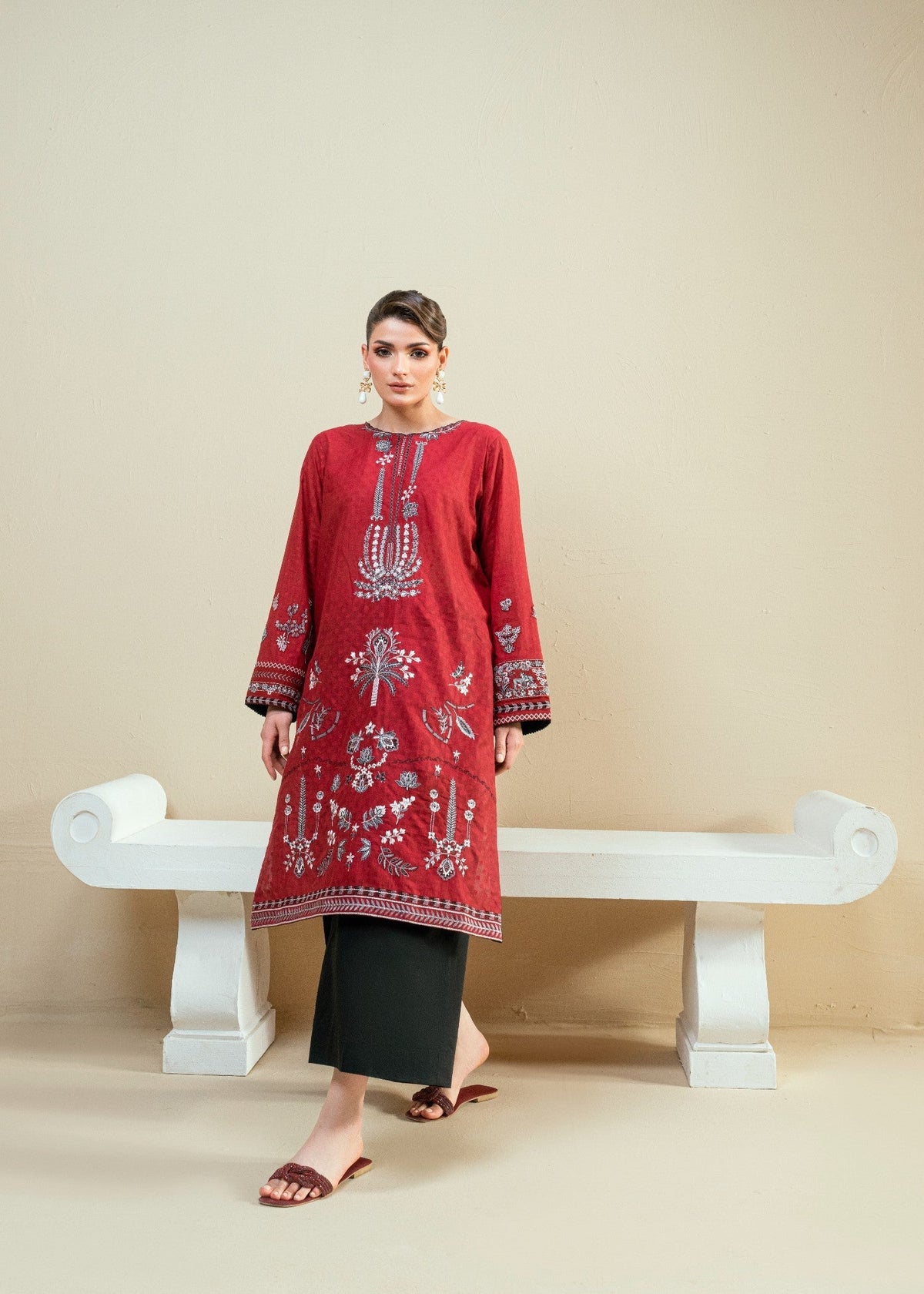 Brochea jacquard Kurta Set in Red