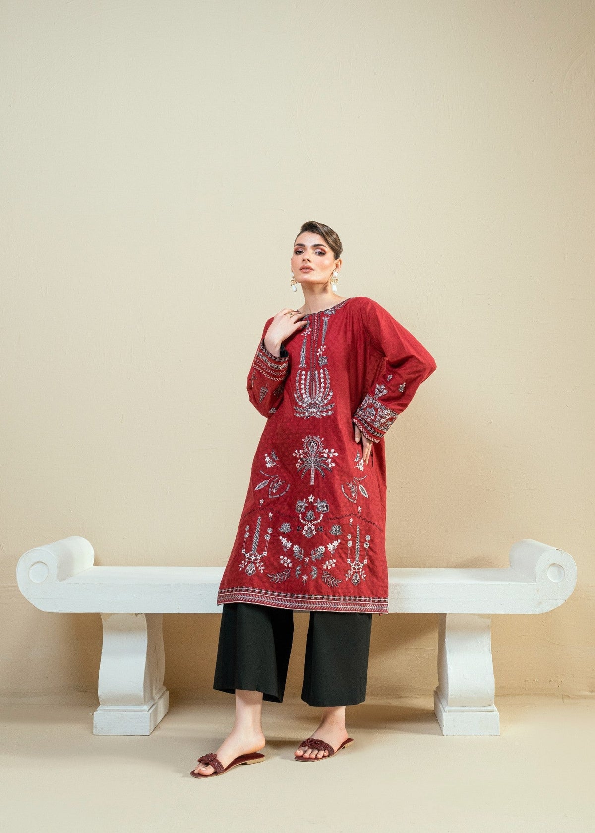 Brochea jacquard Kurta Set in Red
