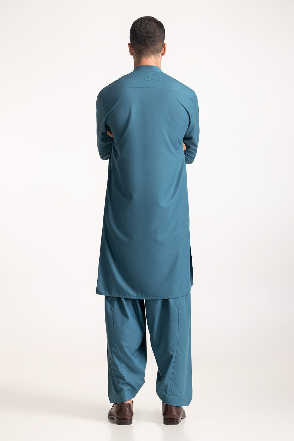 https://cdn.shopify.com/s/files/1/0706/3253/8159/files/men-ethnic-suits-color-blue-blended-band-collar-regular-fit-sk-psd24-022-back.jpg?v=1758383418