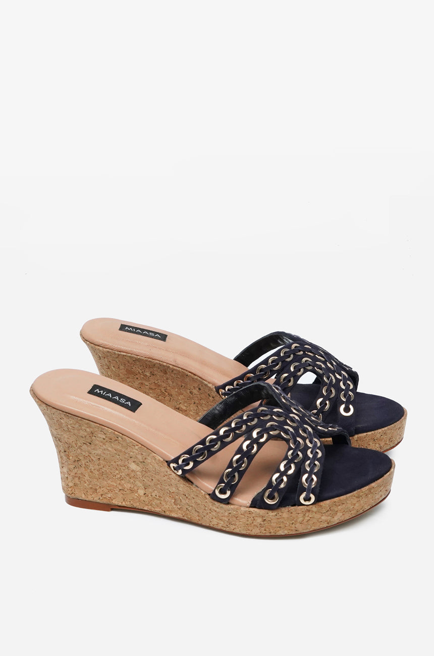 Zee Eyelet