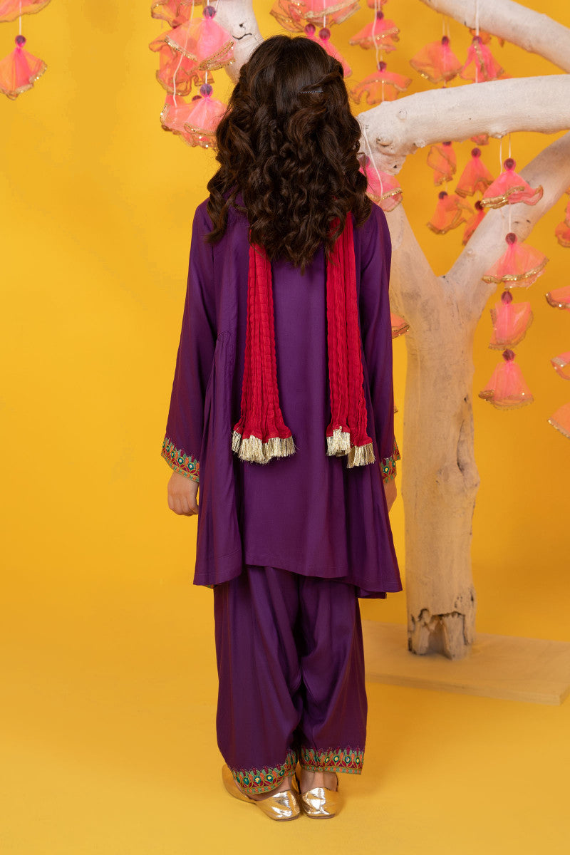 https://cdn.shopify.com/s/files/1/0620/8788/9062/products/mkd-w22-27-purpled.jpg?v=1672340643