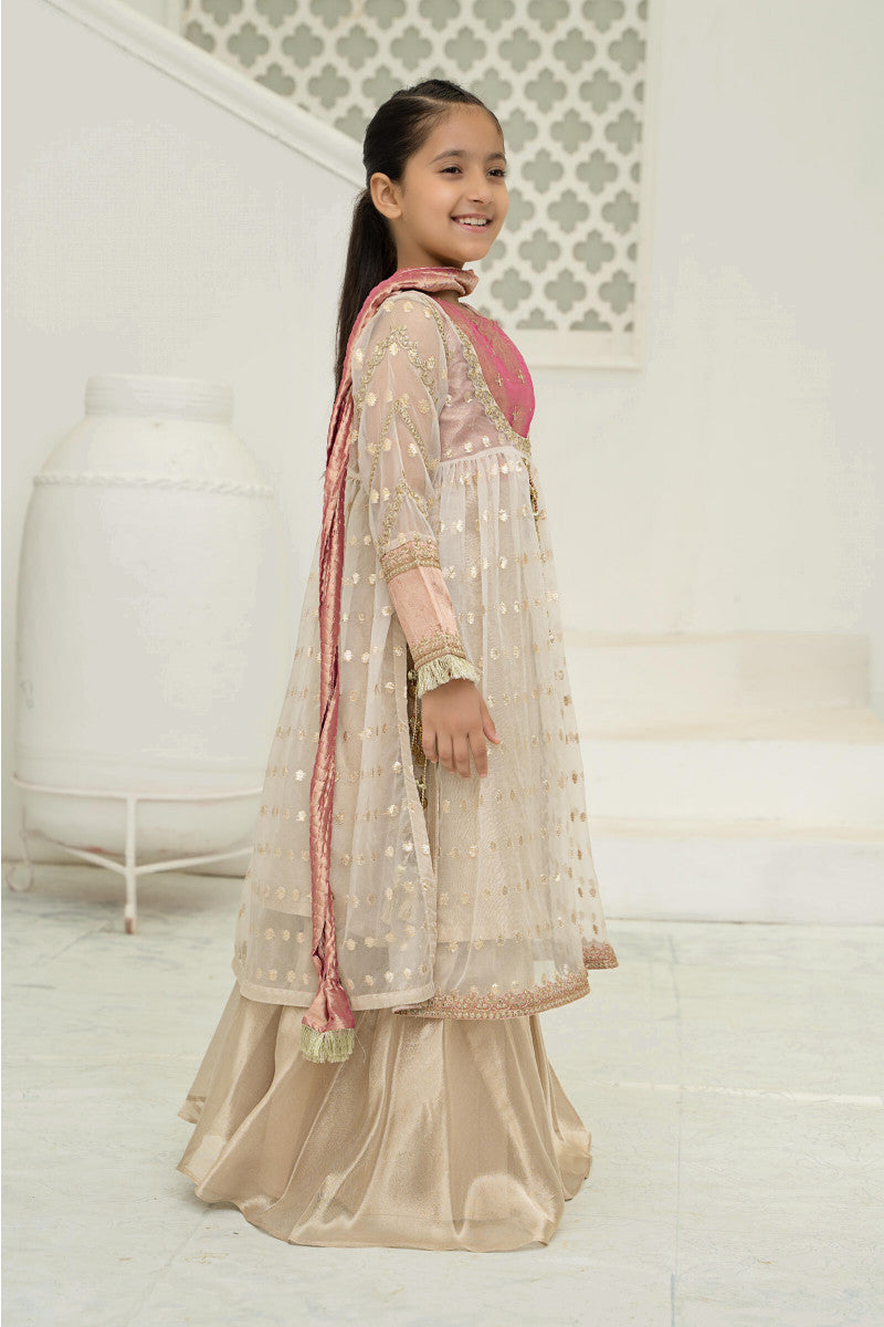 https://cdn.shopify.com/s/files/1/0620/8788/9062/products/mks-w22-02-ivory_goldc.jpg?v=1672340648