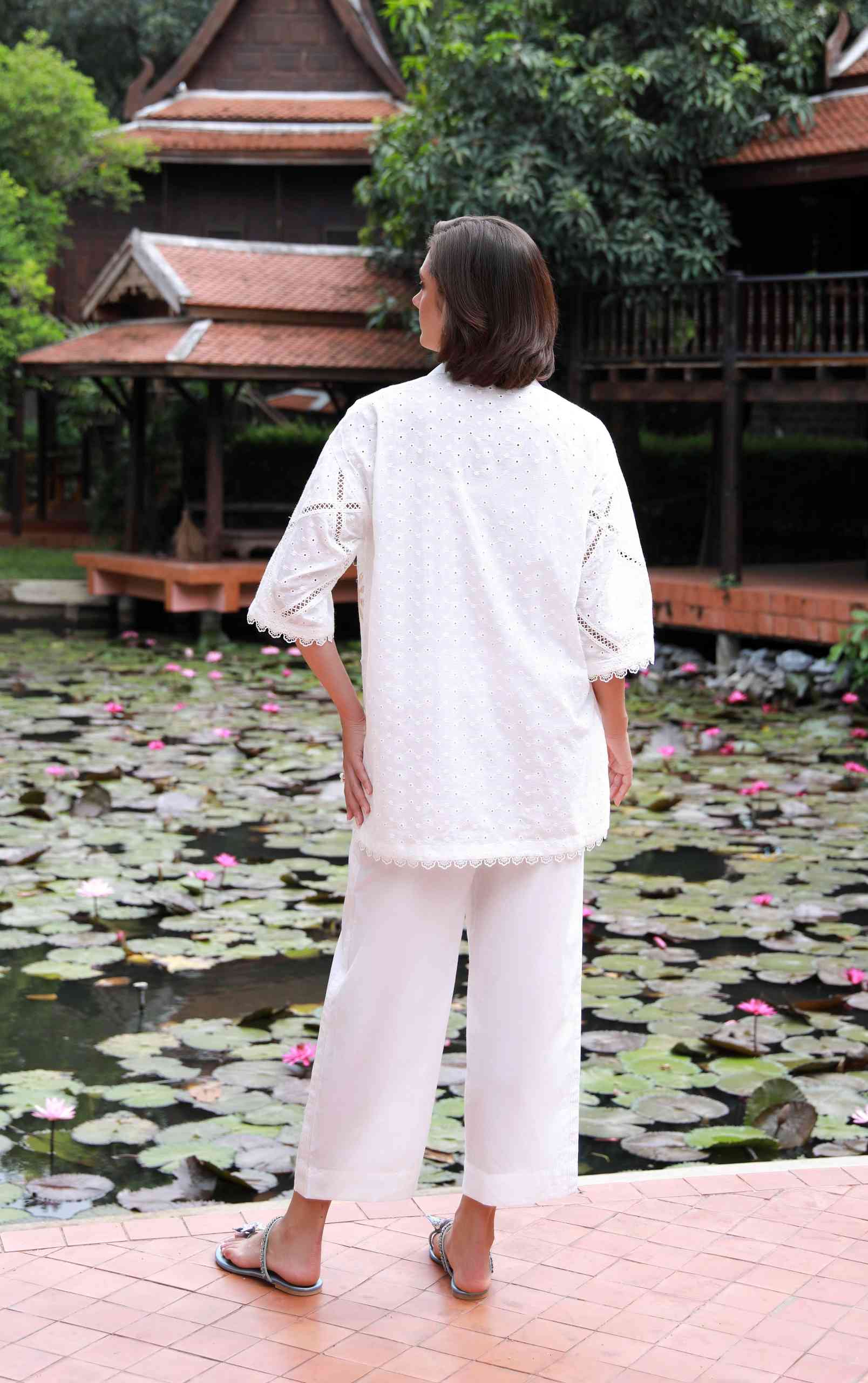 https://cdn.shopify.com/s/files/1/0663/9616/0233/files/moonlitcoral_4.jpg?v=1778070225
