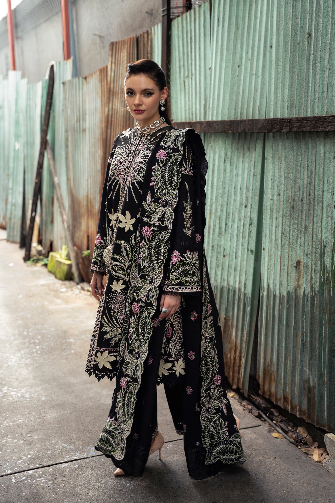 https://cdn.shopify.com/s/files/1/0523/4327/5696/files/mysie-by-tahira-luna-karandi-pret-7.jpg?v=1761822089