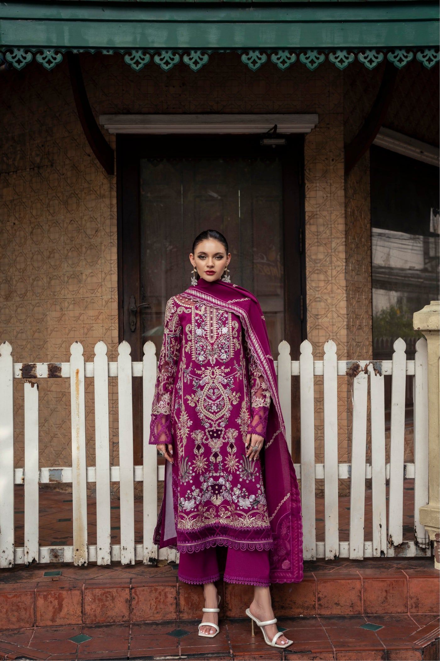 https://cdn.shopify.com/s/files/1/0523/4327/5696/files/mysie-by-tahira-maui-karandi-pret-1.jpg?v=1761833867