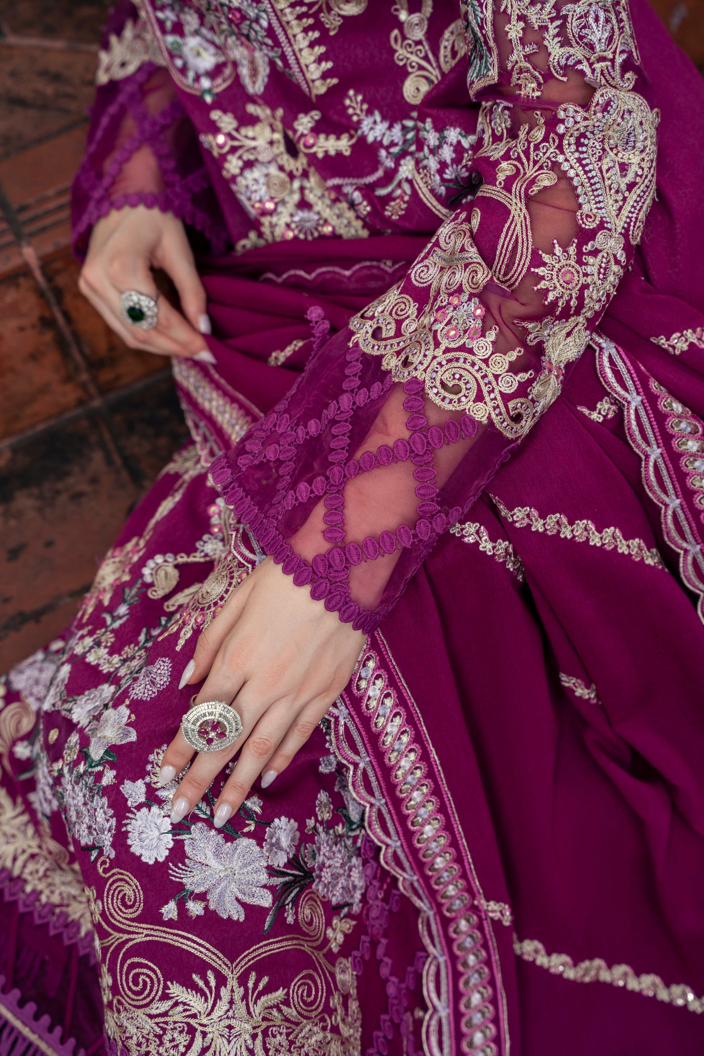 https://cdn.shopify.com/s/files/1/0523/4327/5696/files/mysie-by-tahira-maui-karandi-pret-3.jpg?v=1761833801