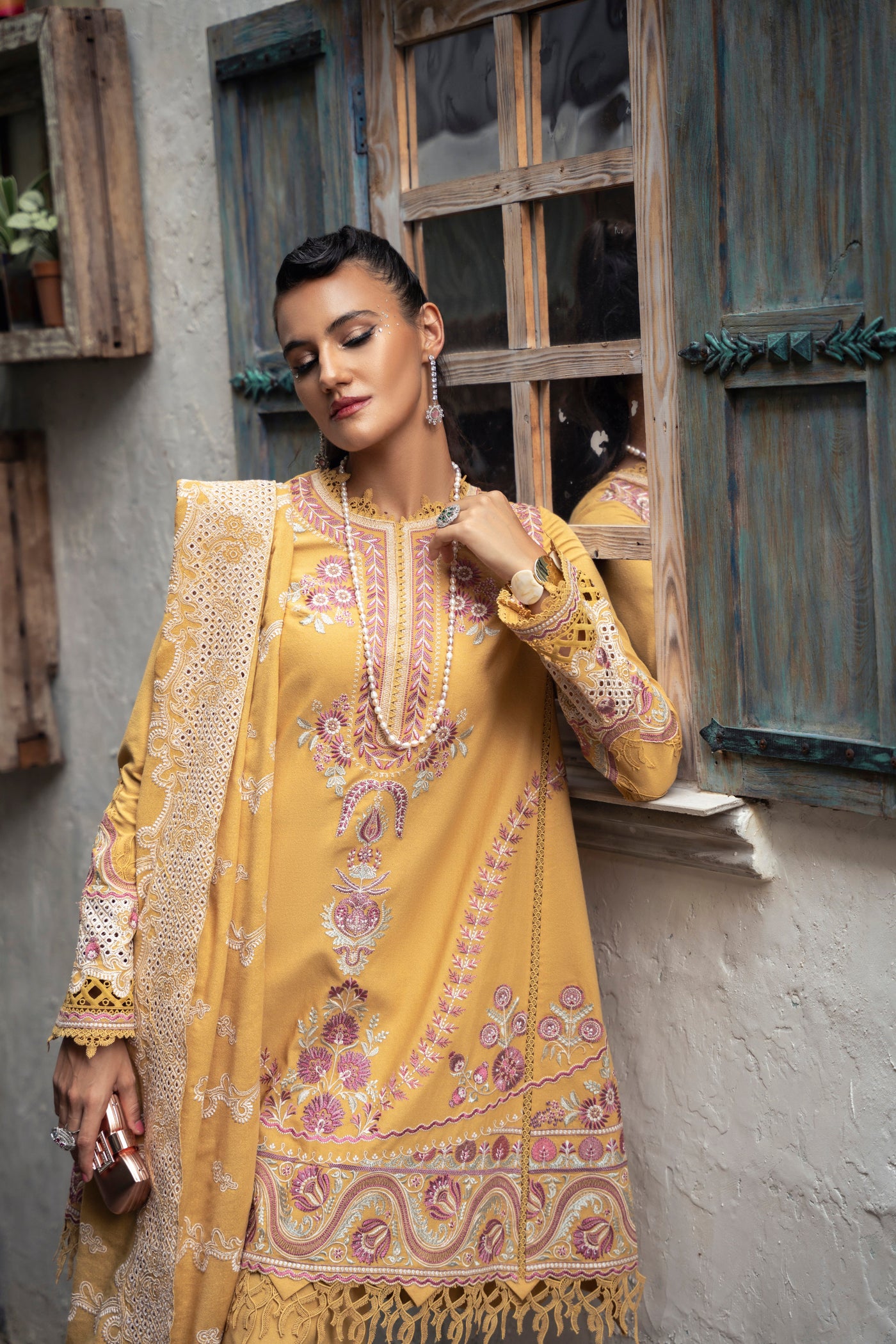 https://cdn.shopify.com/s/files/1/0523/4327/5696/files/mysie-by-tahira-tiana-karandi-pret-2.jpg?v=1762163465