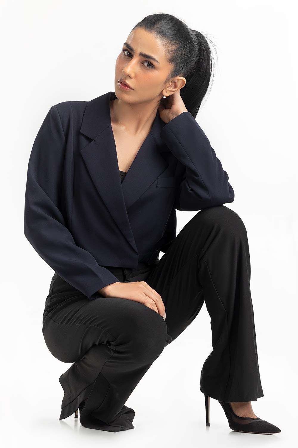 https://cdn.shopify.com/s/files/1/0706/3253/8159/files/navy_cropped_blazer_224-210-024_5.jpg?v=1758454798