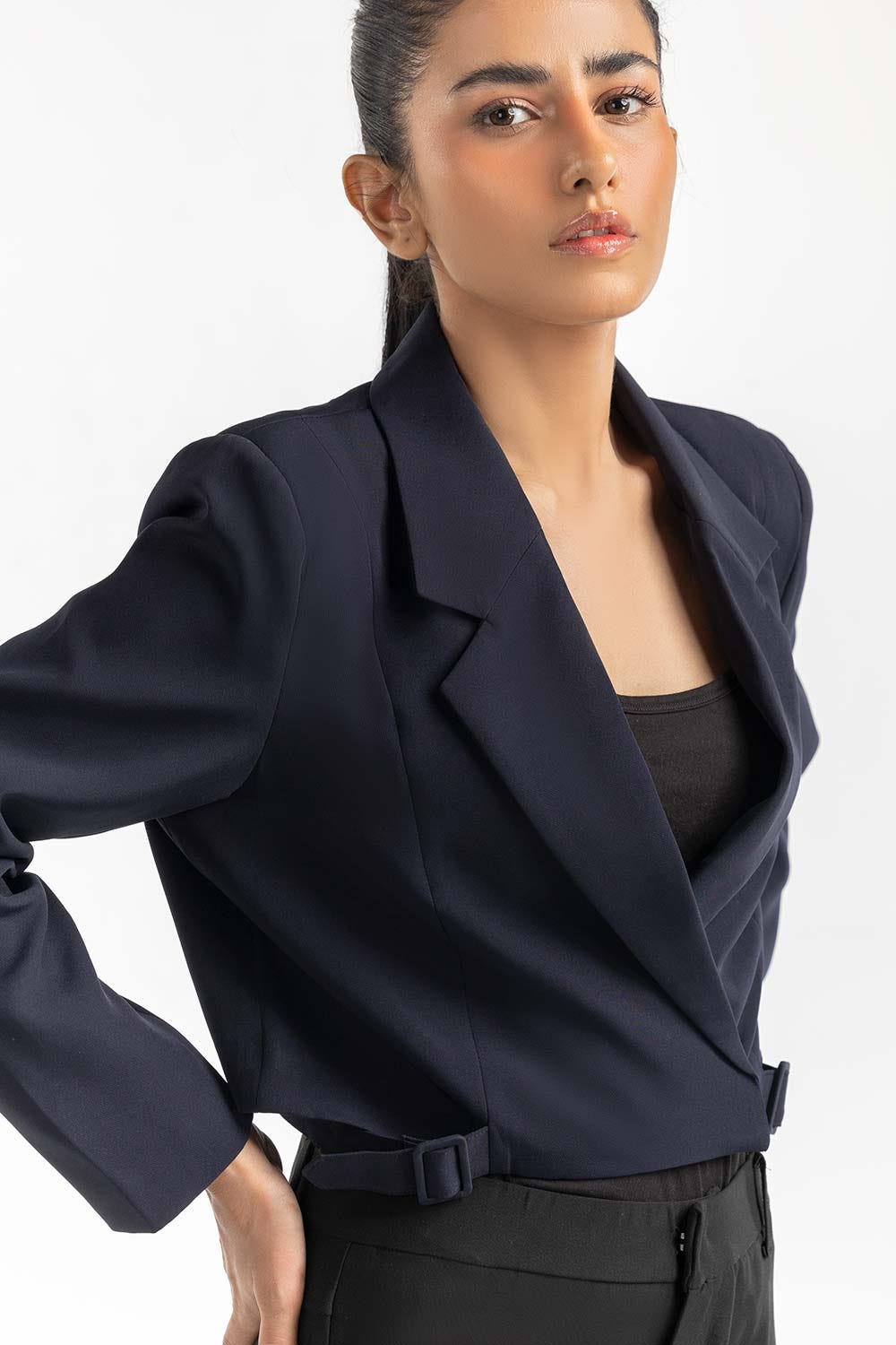 https://cdn.shopify.com/s/files/1/0706/3253/8159/files/navy_cropped_blazer_224-210-024_6.jpg?v=1758454798