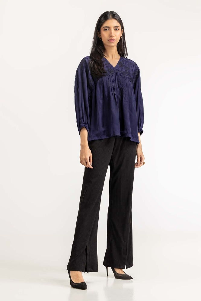 https://cdn.shopify.com/s/files/1/0706/3253/8159/files/navy_woven_blouse_231-217-054_4.jpg?v=1758455041