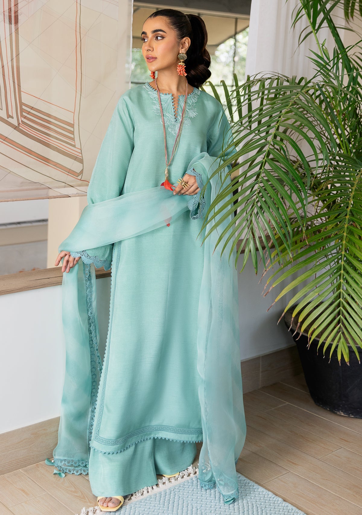 https://cdn.shopify.com/s/files/1/0676/8177/9968/files/nazlia1.jpg?v=1715844812