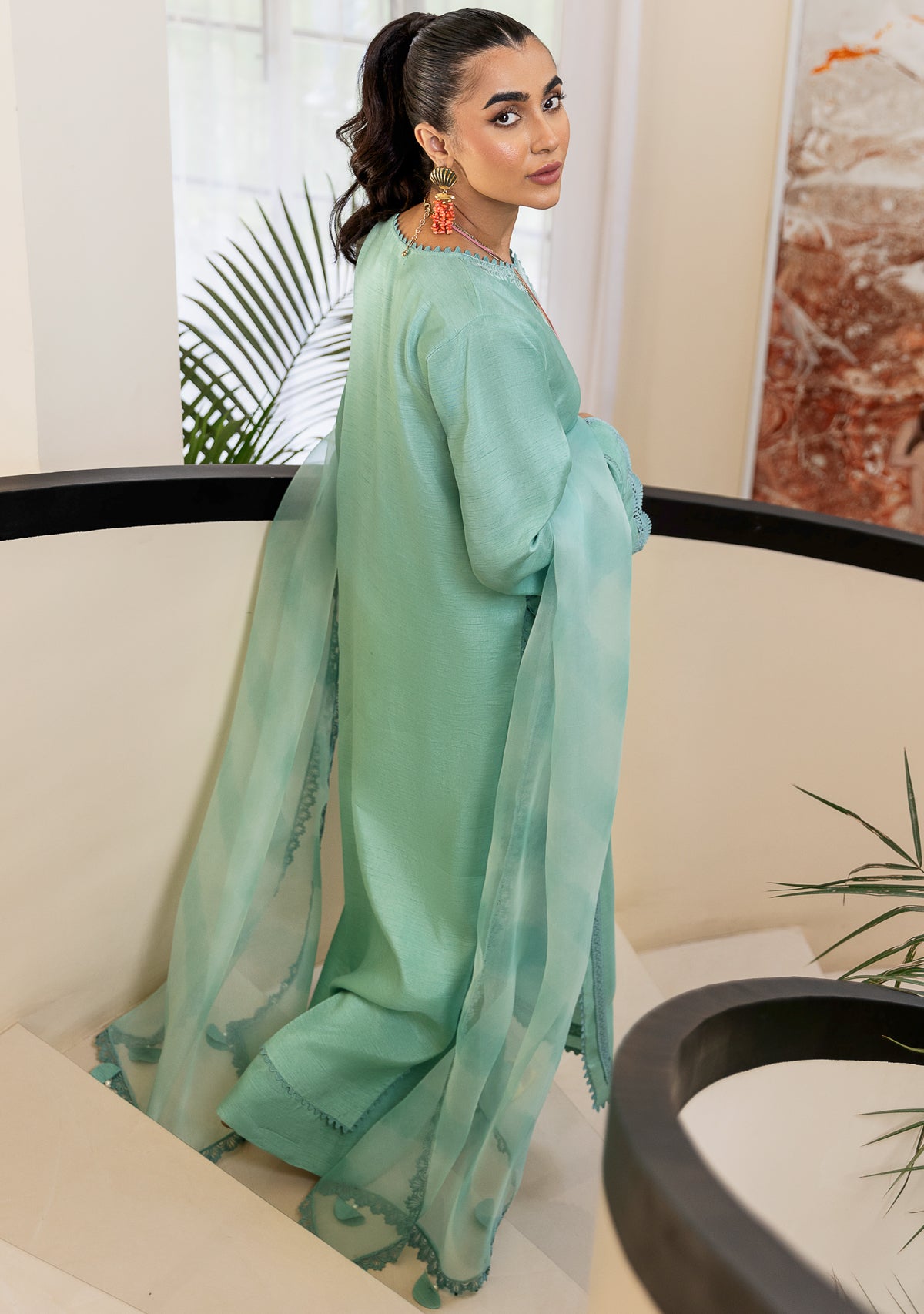 https://cdn.shopify.com/s/files/1/0676/8177/9968/files/nazlia4.jpg?v=1715844812