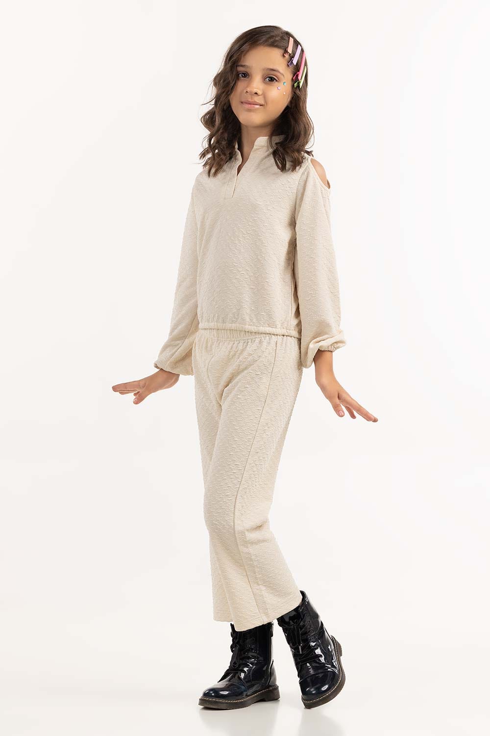 https://cdn.shopify.com/s/files/1/0706/3253/8159/files/off_white_trouser_224-413-037_b_4.jpg?v=1758454818