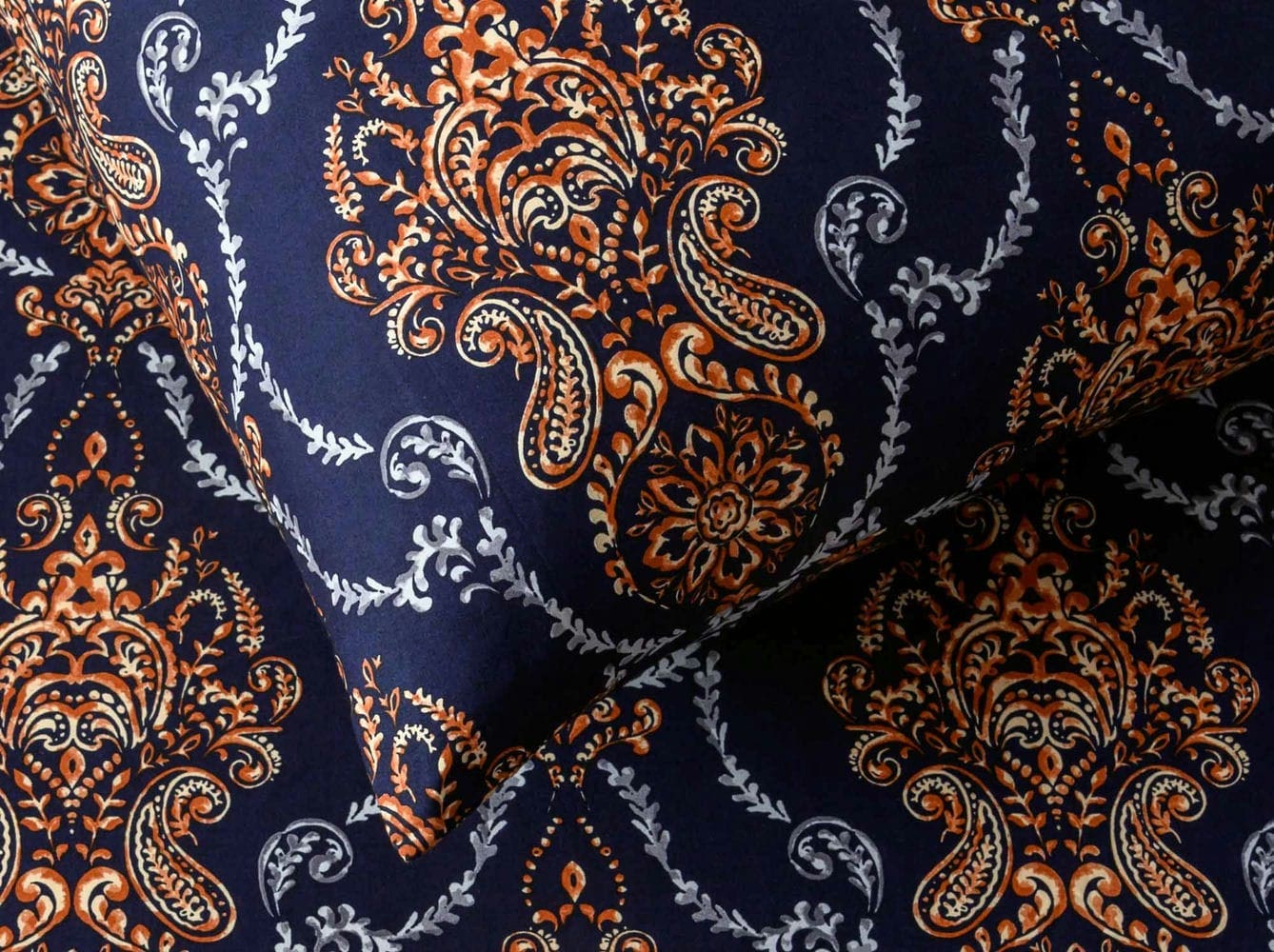 https://cdn.shopify.com/s/files/1/0706/3253/8159/files/ogee_damask_sheetset_004_1.jpg?v=1758373475