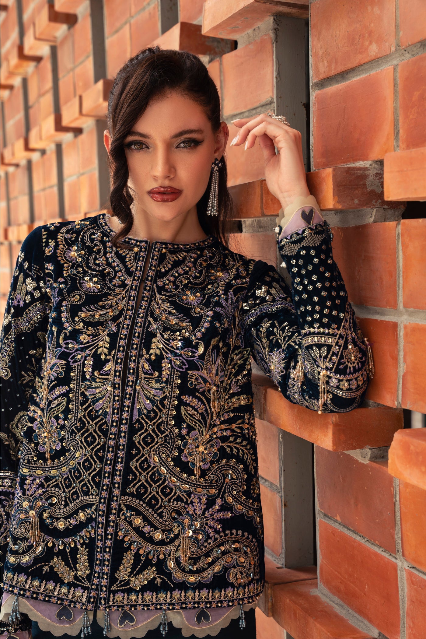 https://cdn.shopify.com/s/files/1/0523/4327/5696/files/ora-velvet-navy-blue-dress-mysie-6.jpg?v=1761142665
