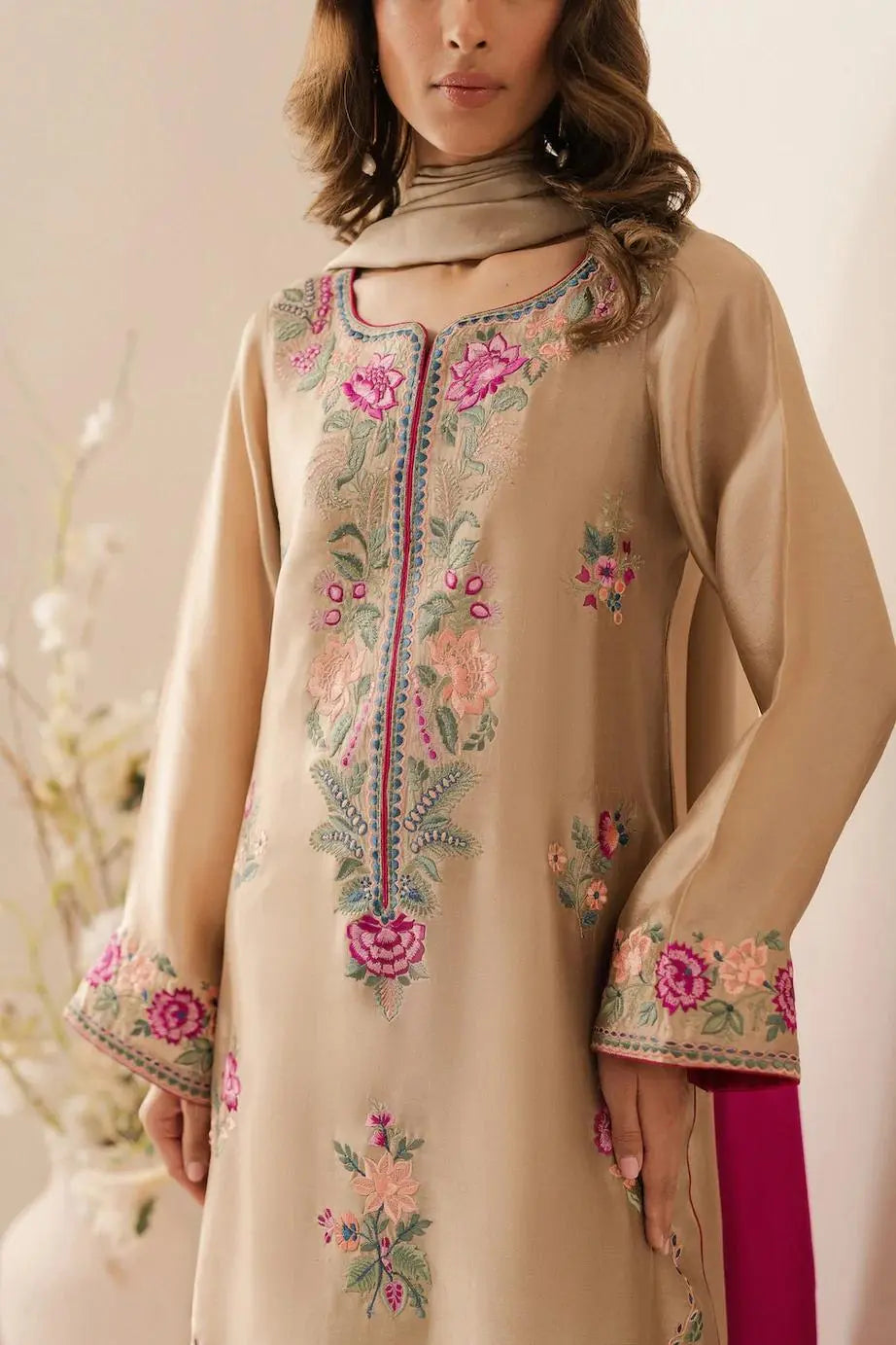 https://cdn.shopify.com/s/files/1/0923/1931/8403/files/orchid-semi-formal-edit25-by-alizay-saad-393048_fed162cc-5e2d-461f-b334-79a9e9b6e62e.jpg?v=1756725189