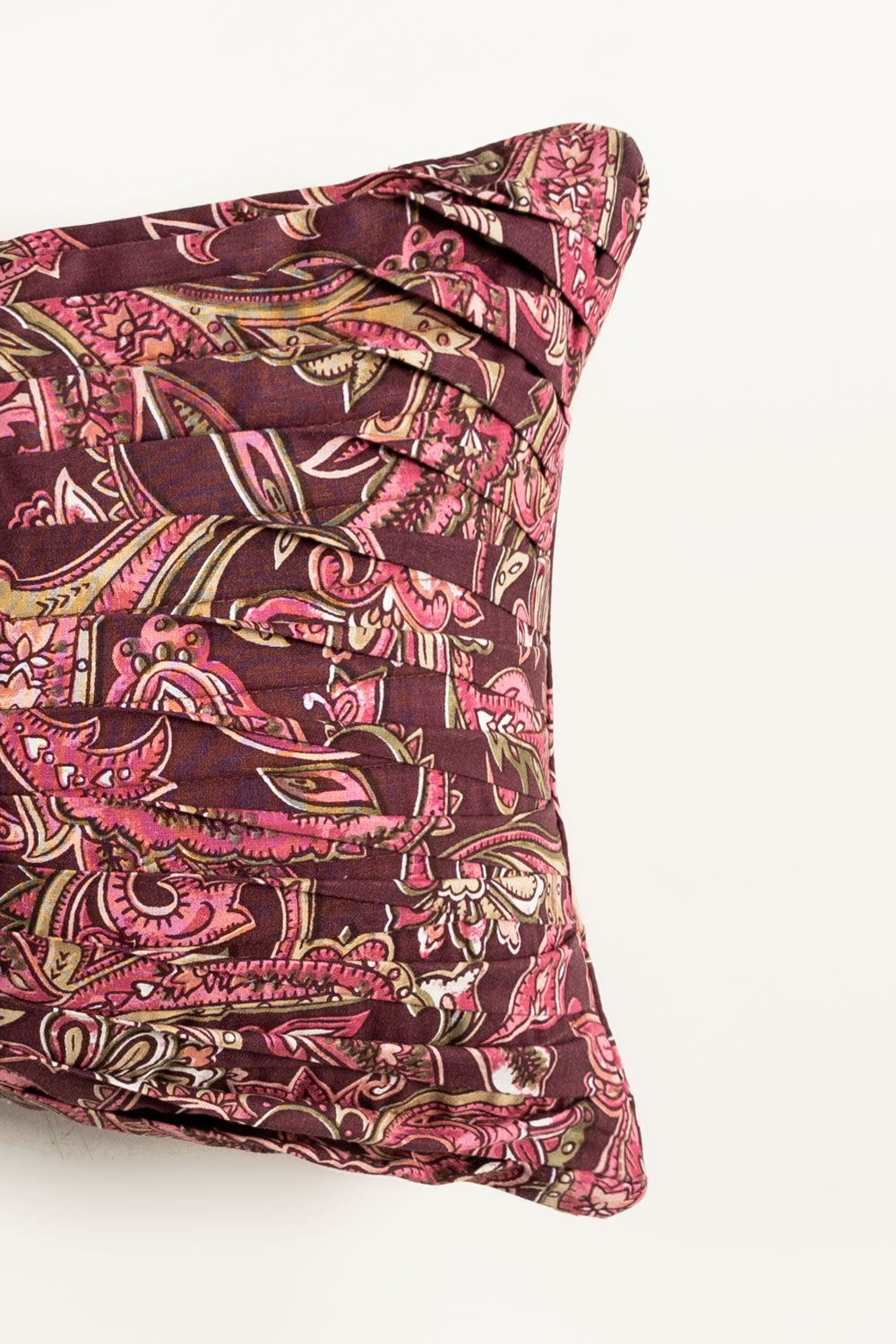 https://cdn.shopify.com/s/files/1/0706/3253/8159/files/paisley-fusion-t-150-deck-cushion-cover-gulahmed-closeup_2.jpg?v=1758373638