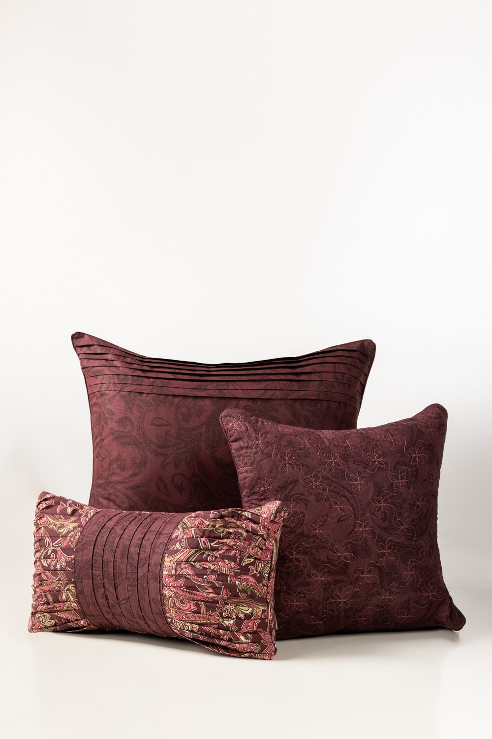 https://cdn.shopify.com/s/files/1/0706/3253/8159/files/paisley-fusion-t-150-deck-cushion-cover-gulahmed-front_4.jpg?v=1758373638