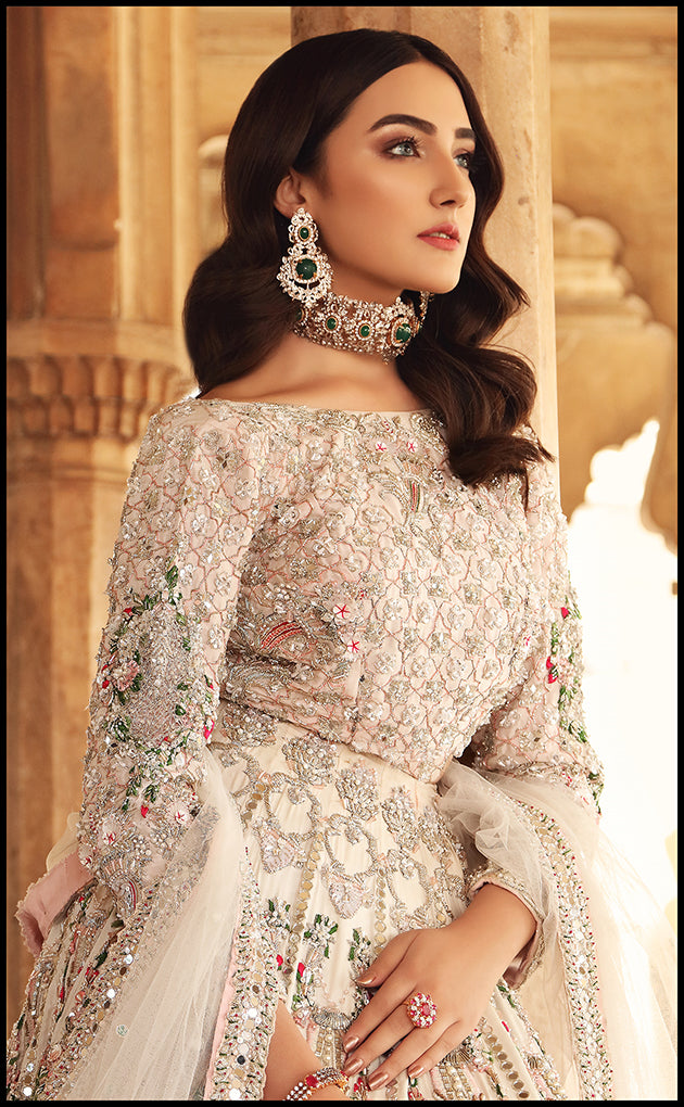 https://cdn.shopify.com/s/files/1/0560/5431/7229/products/pakeeza-bridal-355500.jpg?v=1664393108