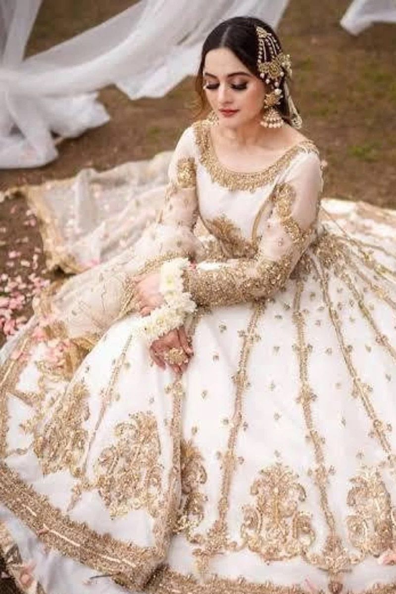 Aisha Imran – White Wedding Maxi Style