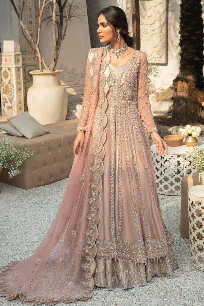 Sania Hasan – Palatial Style