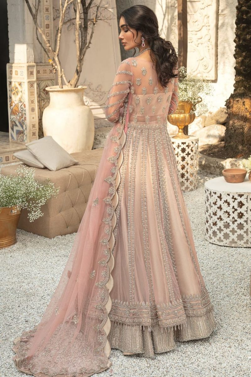Sania Hasan – Palatial Style
