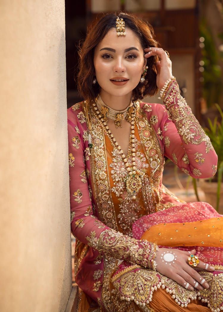 Crimson – Mehndi Galore Style