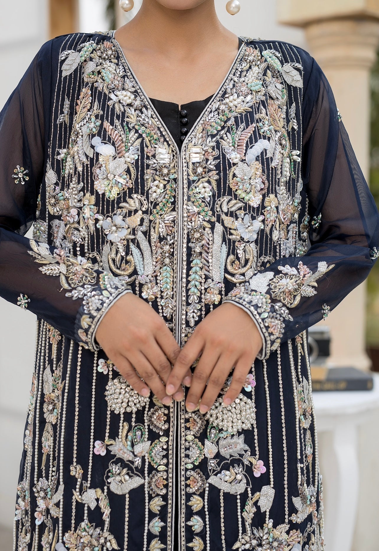 https://cdn.shopify.com/s/files/1/0923/1931/8403/files/passu-festive-edit25-413990_8df88596-7af2-4262-8954-e65d0ddd63e3.jpg?v=1756725085