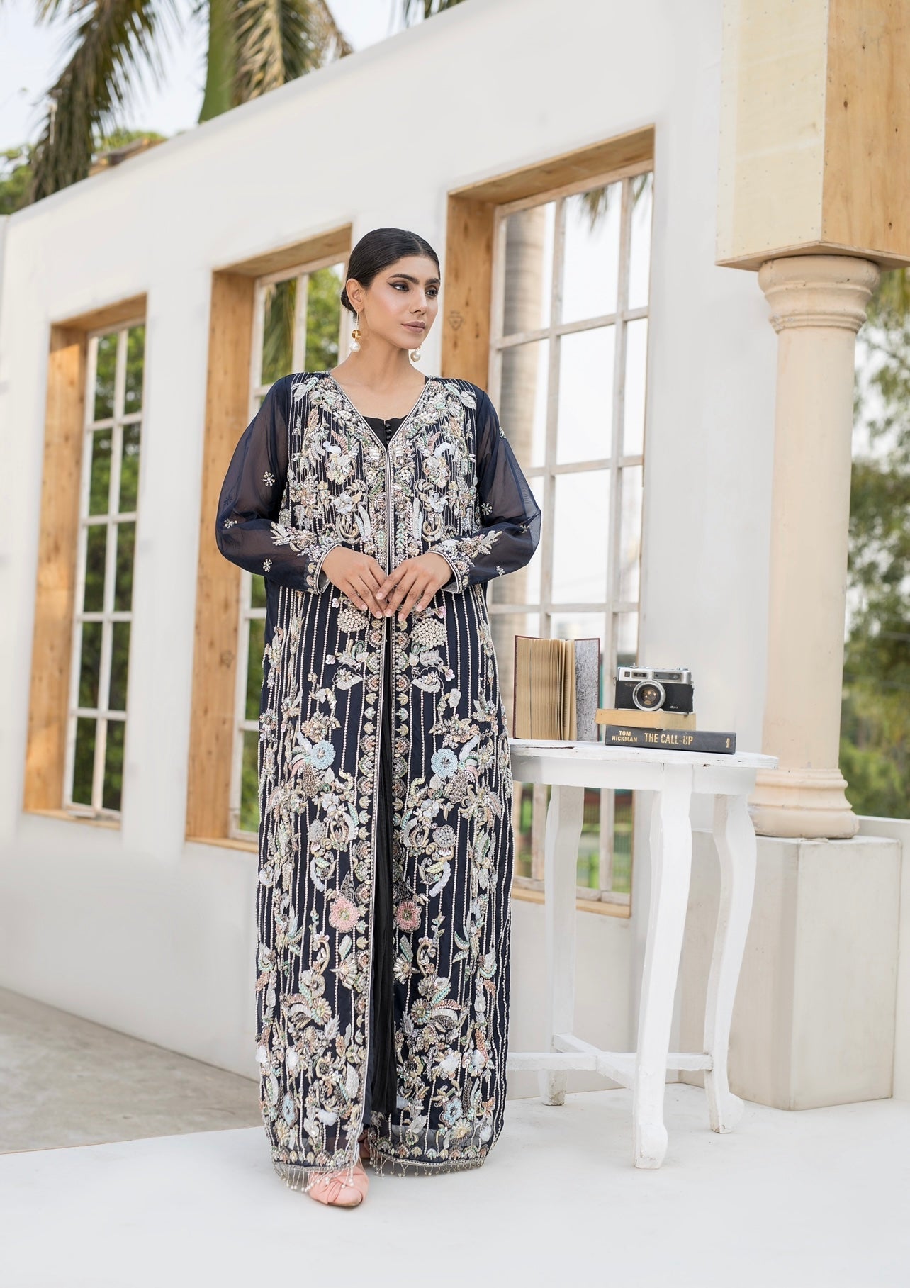 https://cdn.shopify.com/s/files/1/0923/1931/8403/files/passu-festive-edit25-422361_bc9d8ce5-001b-4d97-9da5-572f460fc736.jpg?v=1756725084