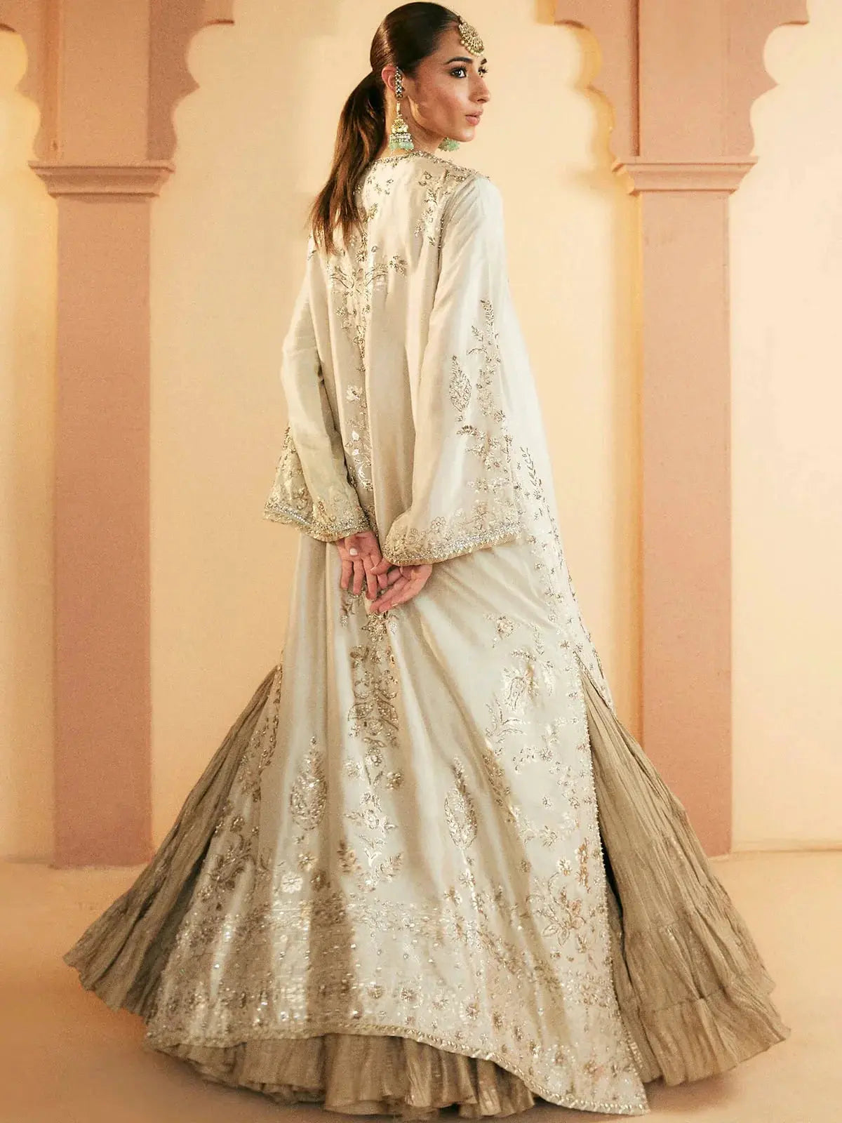 Pearlescent White Jalabiya by Alizay Saad