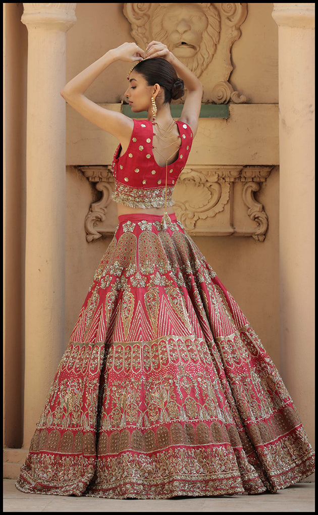 https://cdn.shopify.com/s/files/1/0560/5431/7229/products/pink-bridal-formals-792408.jpg?v=1664395738