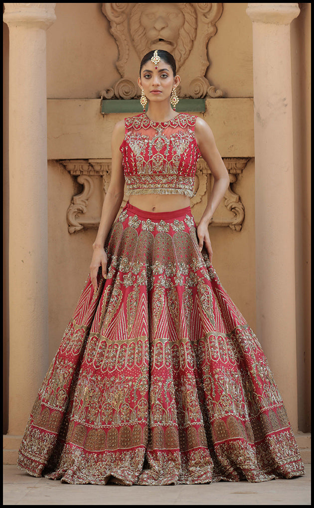 https://cdn.shopify.com/s/files/1/0560/5431/7229/products/pink-bridal-formals-915823.jpg?v=1664392837