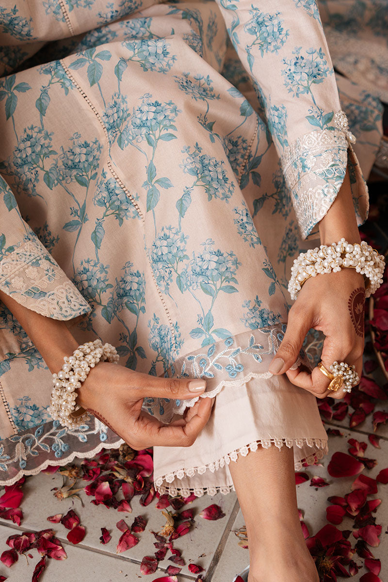 Dainty Royale-3 Pc Printed Lawn Suit