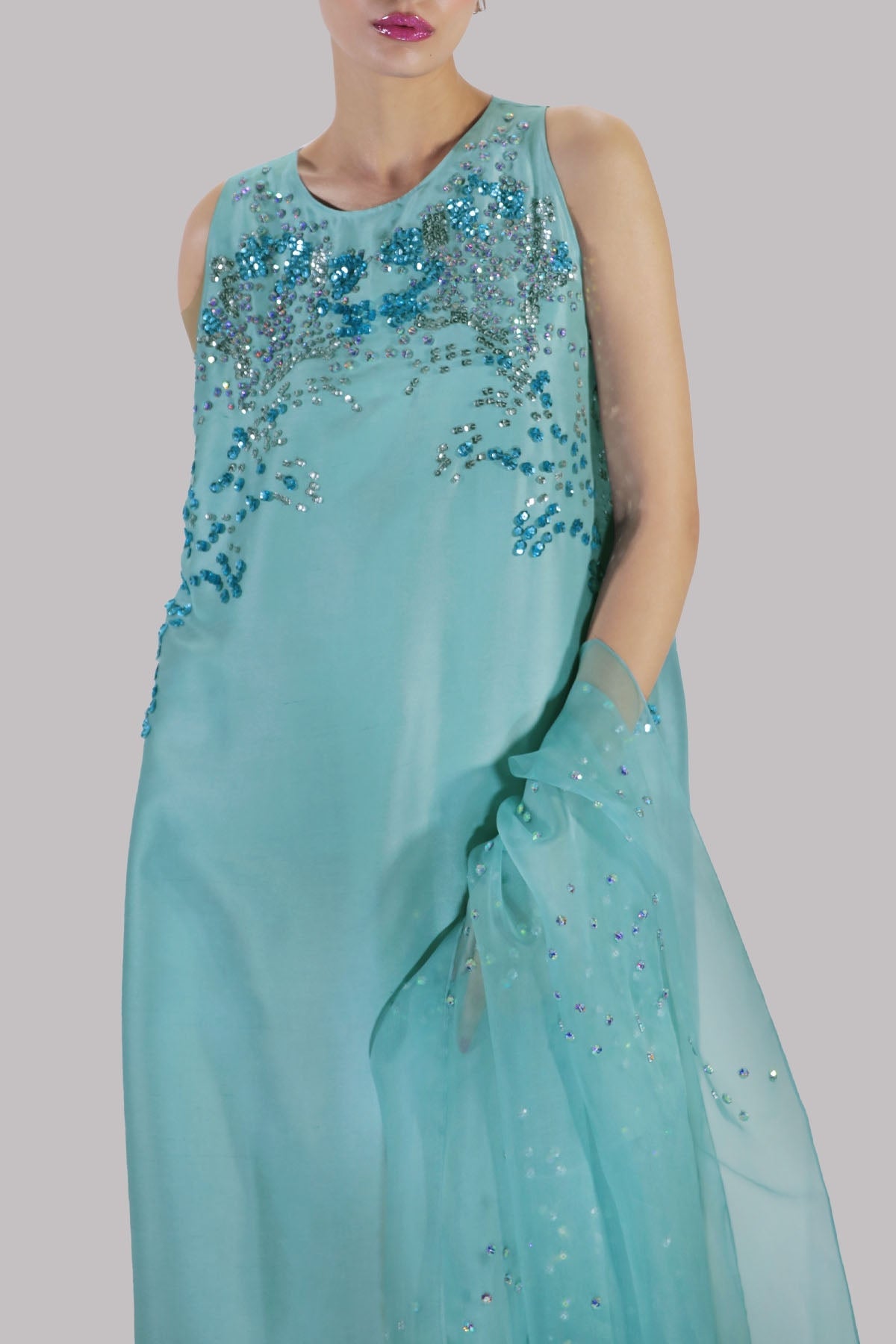 Muse Luxe – Porcelain Blue Style
