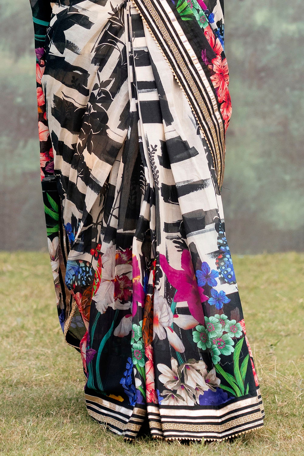 3 Piece Unstitched Denting Lawn Saree